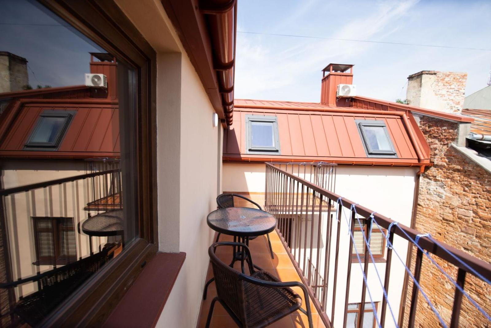Apart Yaroslava Osmomysla 9 Square - City Center Львов Экстерьер фото