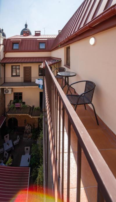 Apart Yaroslava Osmomysla 9 Square - City Center Львов Экстерьер фото