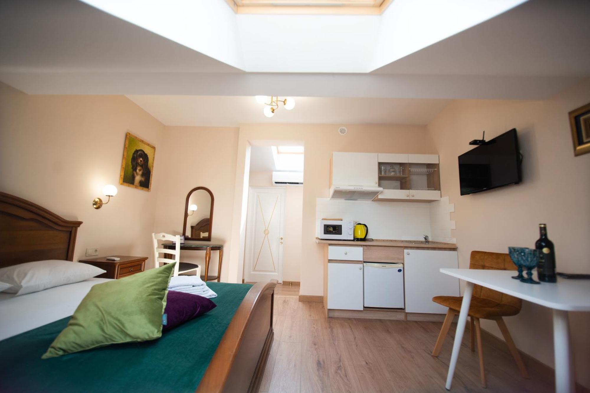 Apart Yaroslava Osmomysla 9 Square - City Center Львов Номер фото
